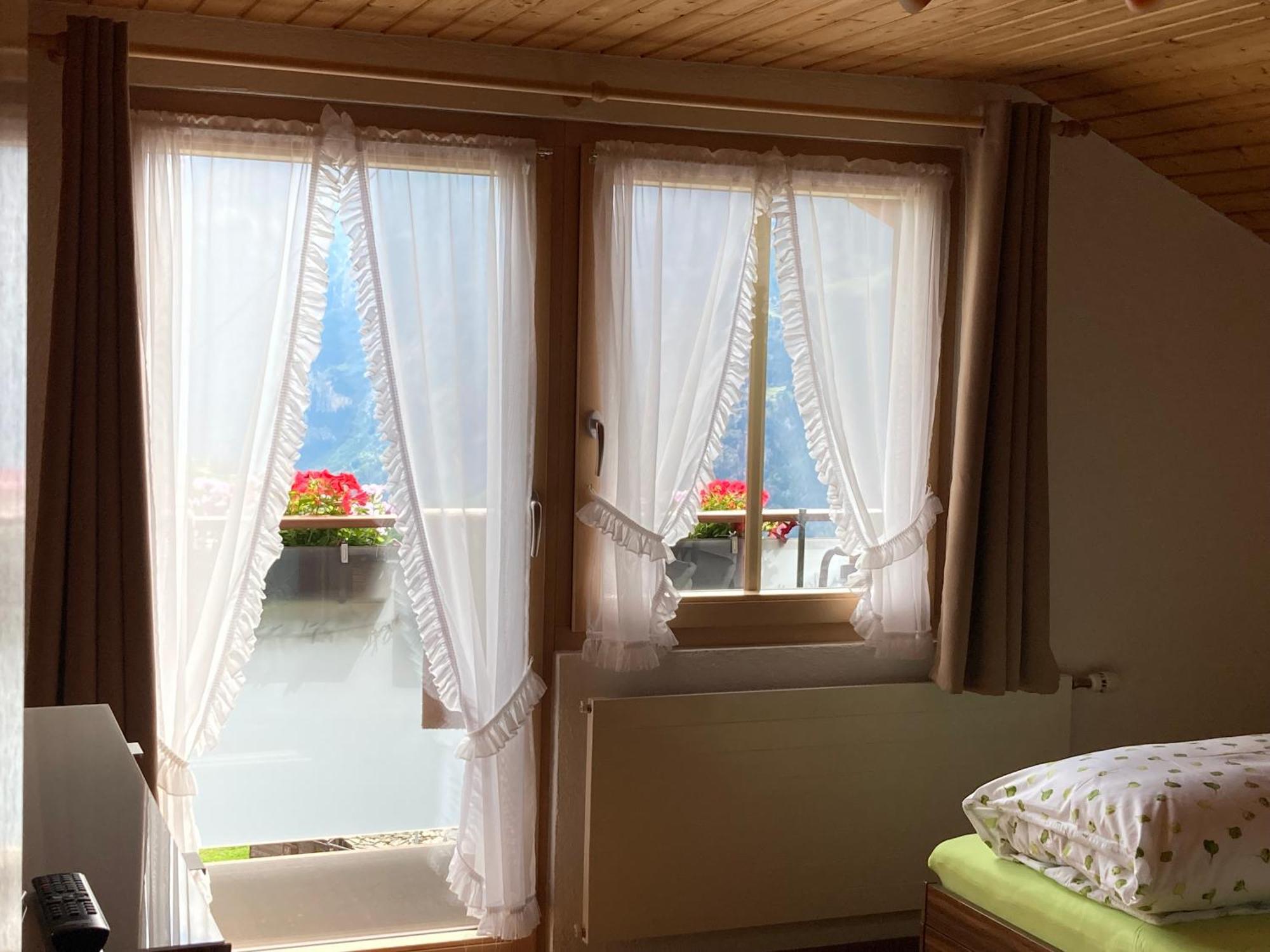 Apartamento Haus Dorfblick Grächen Exterior foto