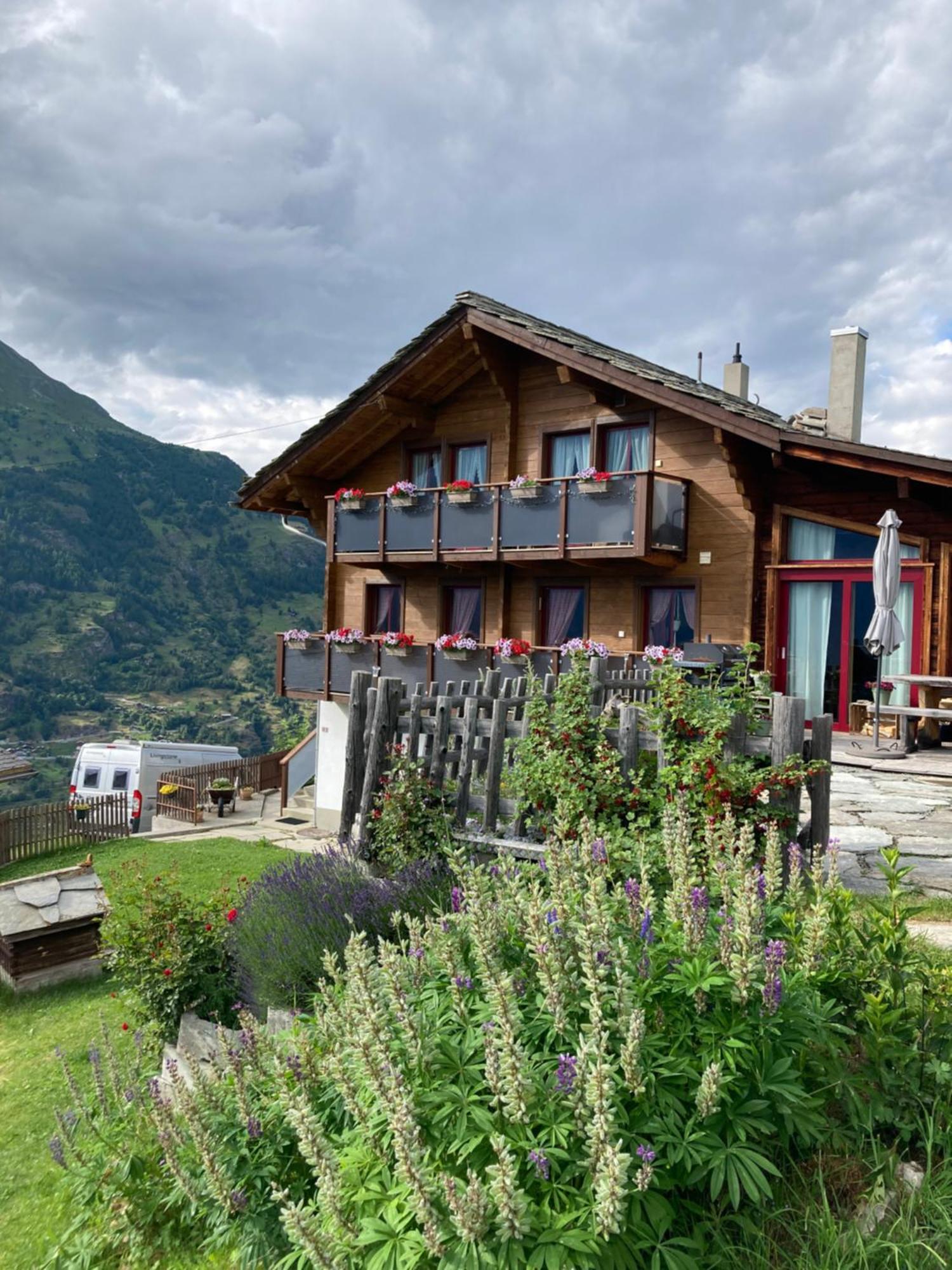 Apartamento Haus Dorfblick Grächen Exterior foto